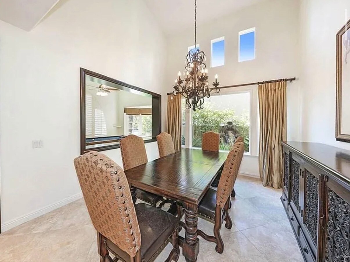 Building Photo - 2531 Costero Magestuoso