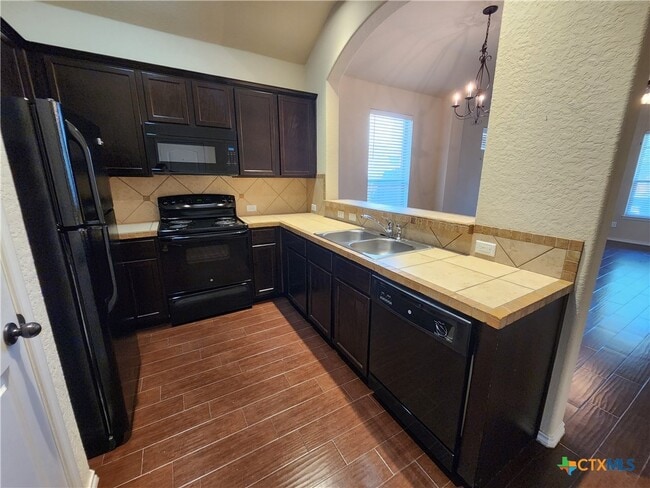 Building Photo - 538 Creekside Cir