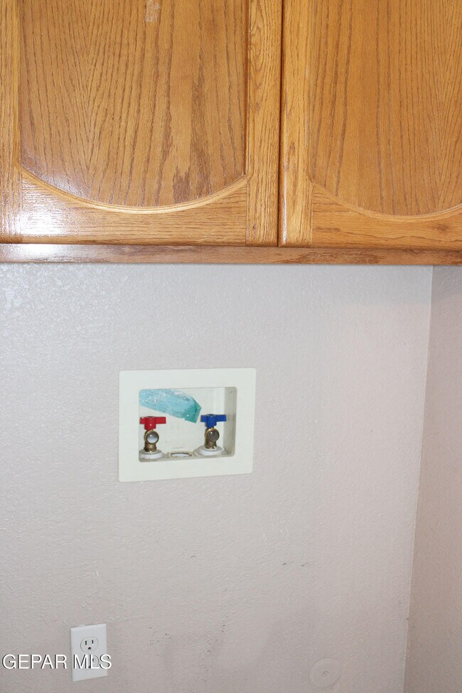 Building Photo - 221 Cloud Song E