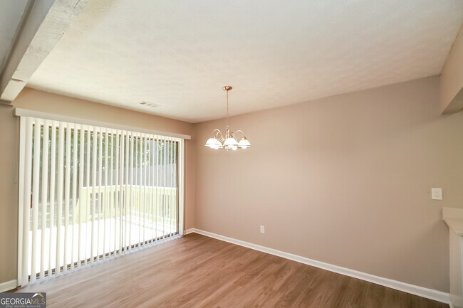 Building Photo - 8178 Winewood Way