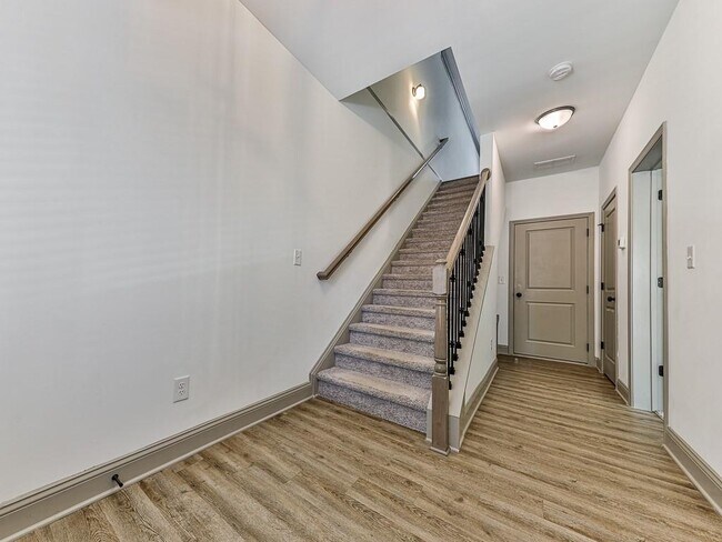Building Photo - 419 Stovall Pl