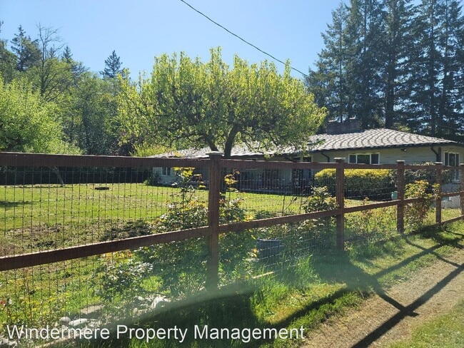 Building Photo - 3 br, 2.5 bath House - 3078 NE Lincoln Road