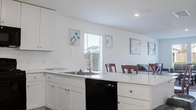 Building Photo - 2400 Willkomen Wy