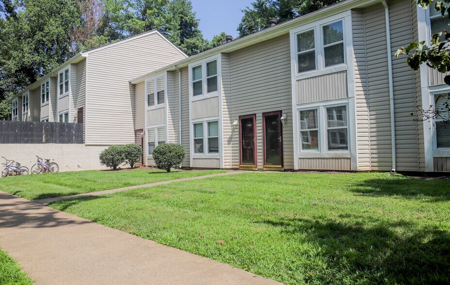 Building Photo - 2768 Gatewood Cir