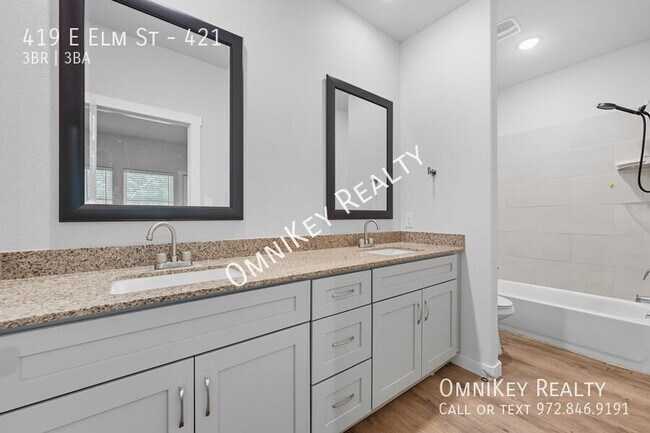 Building Photo - 419 E Elm St