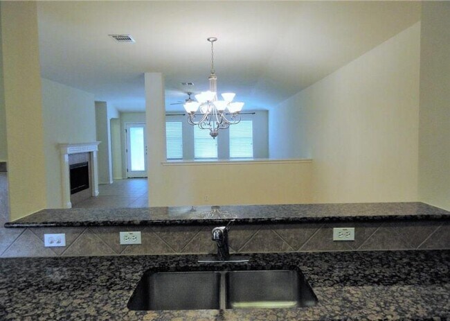 Building Photo - 7810 Squirrel Hollow Dr