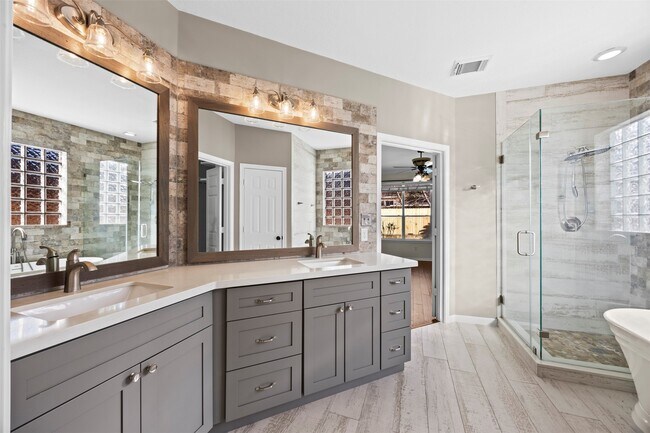 Building Photo - 11118 Sprucedale Ct