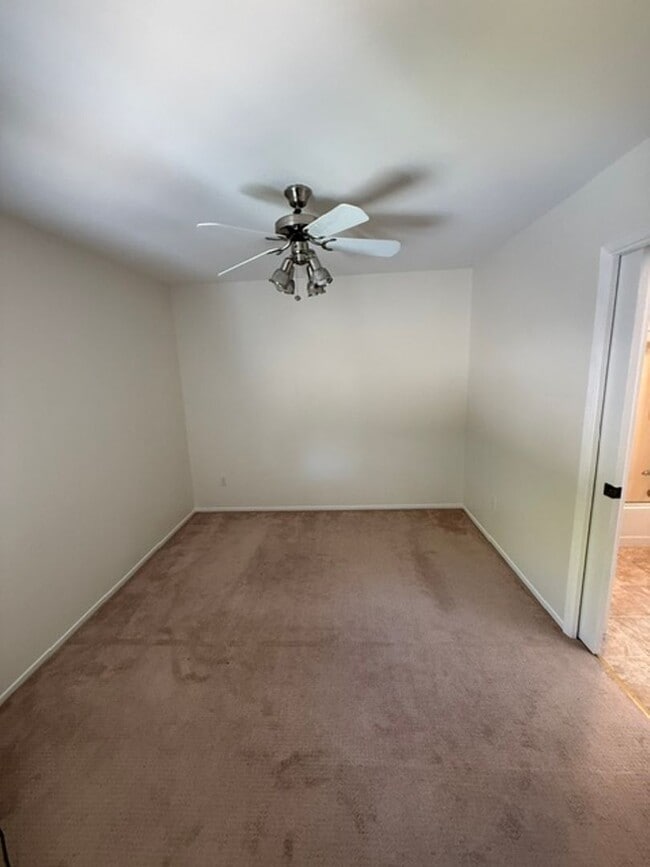 Building Photo - 4175 Amberwood Cir