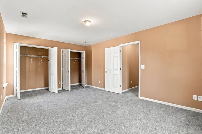 Building Photo - 926 Oakshire Cir