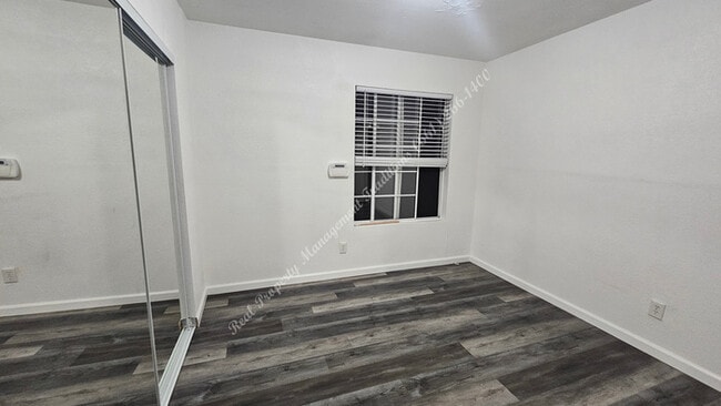 Building Photo - *** Please call us @ 661-266-1400 for information on availability, showings and applications proc...