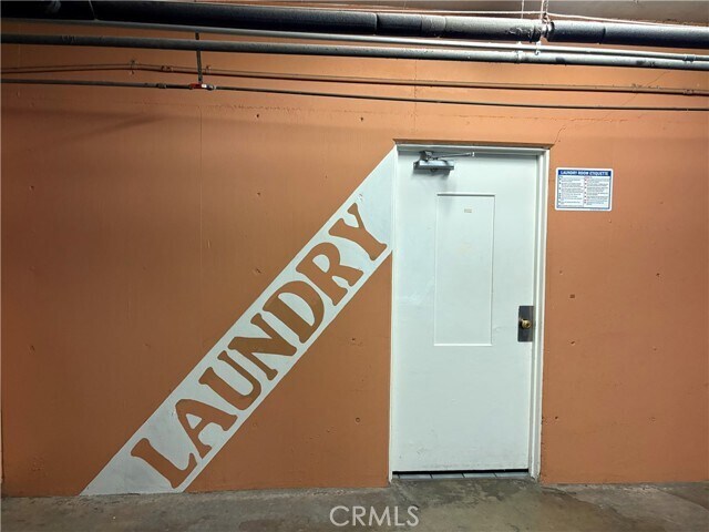 Building Photo - 5625 N Sumner Way