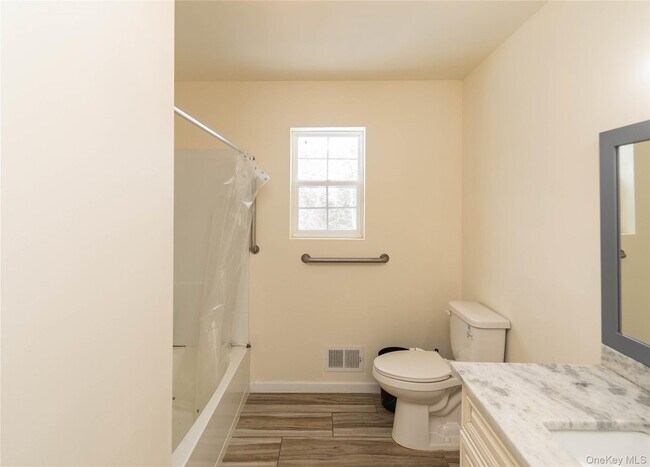 Building Photo - 62 Bristol Cir