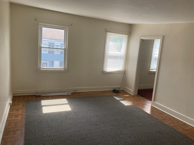 Building Photo - Future Rental! 3 Bedroom House, Parking, Y...