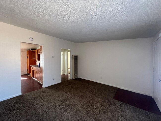 Building Photo - 608 E Fredricks St