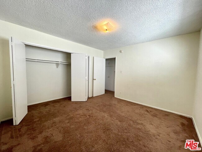 Building Photo - 11727 Mayfield Ave