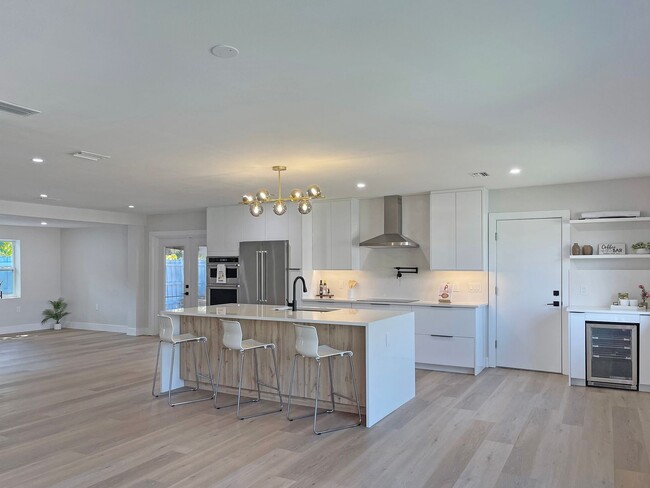 Building Photo - Fully Remodeled Snell Isle Luxury Home - A...