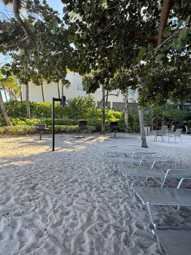 Building Photo - 3001 S Ocean Dr