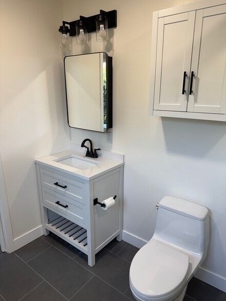 Building Photo - 2525 Sirius St