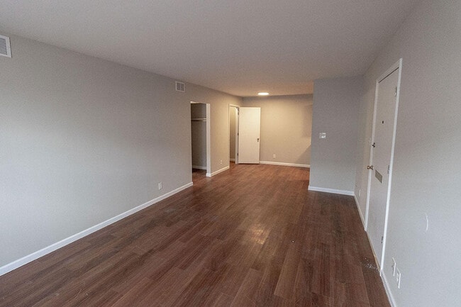 Building Photo - 3408 Balboa Ln