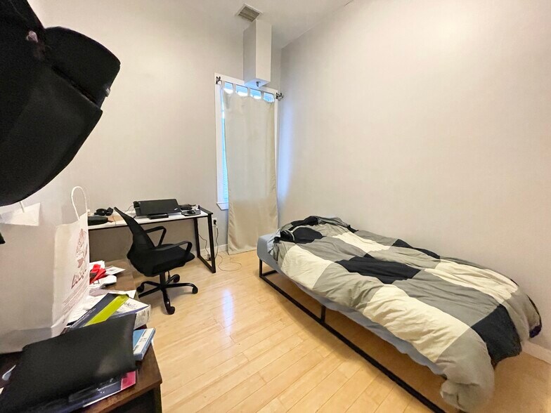 Building Photo - 1431 Tremont St