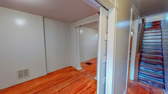 Building Photo - Wonderful Row Home on a Quiet Street