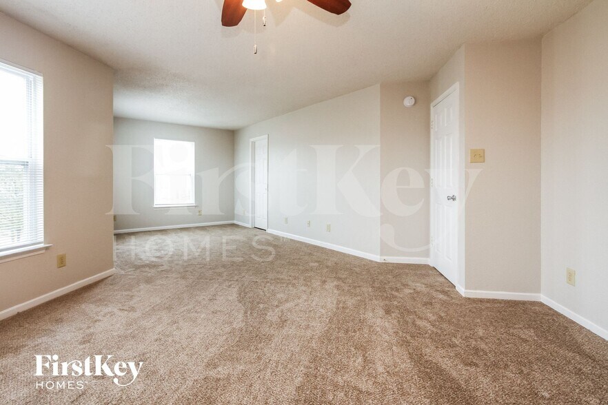 Building Photo - 5769 Woodland Trace Blvd