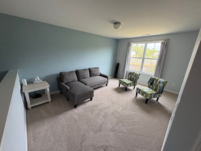 Building Photo - 3bd/2.5ba home with flexible Lease Length