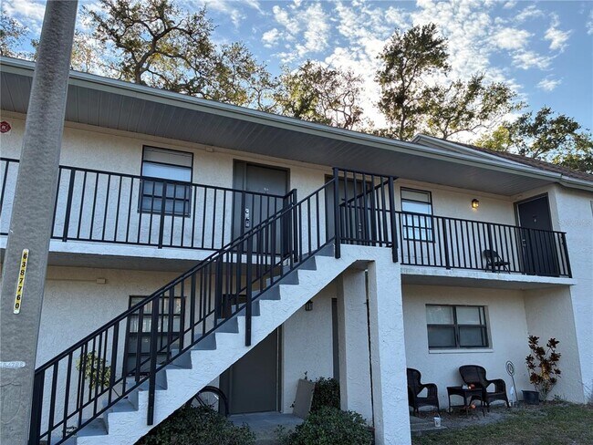 Building Photo - 2142 Bradford St