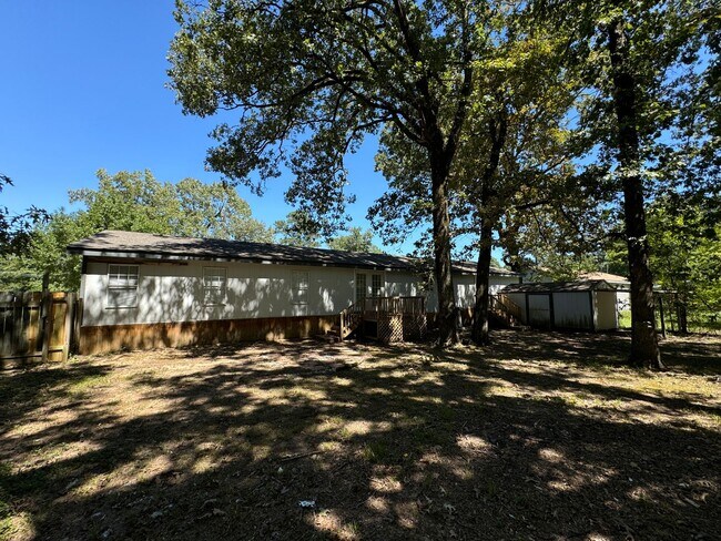 Building Photo - 161 Flournoy Lucas Rd