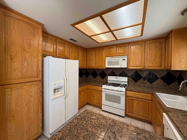 Building Photo - 3 Bed Antelope Home Close to Schools