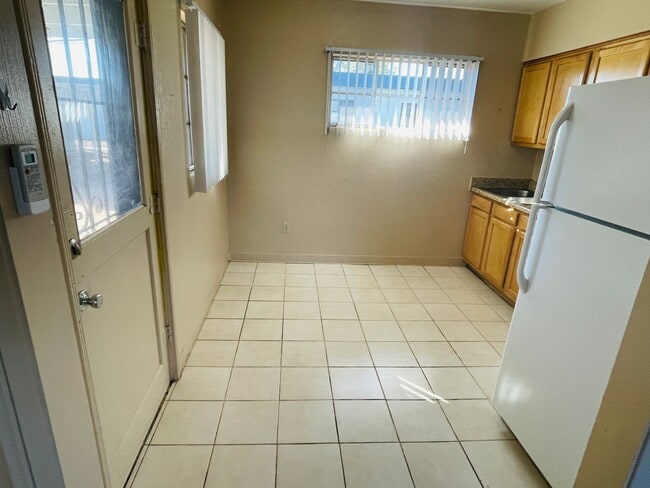 Building Photo - Casita Style Apartments In Tucson's Historical Neighborhoods!