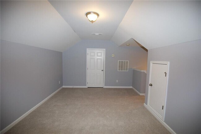 Building Photo - 7897 The Lakes Point