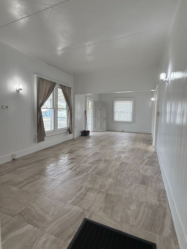 Building Photo - 1181 E Millard Way