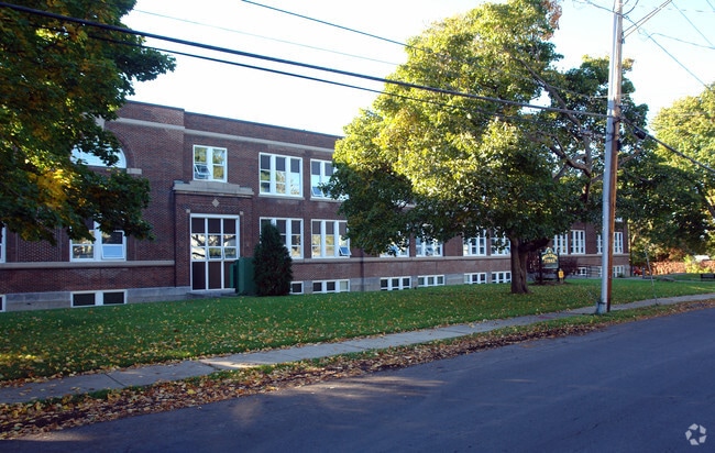 Building Photo - Brick School Terrace