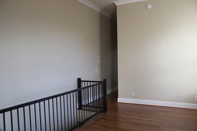 Building Photo - 109 West Third Ave #201