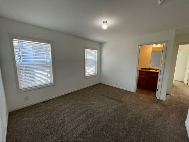 Building Photo - 1521 Osage Ave