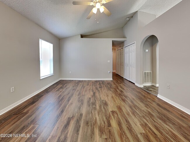 Building Photo - 6637 Gentle Oaks Dr E