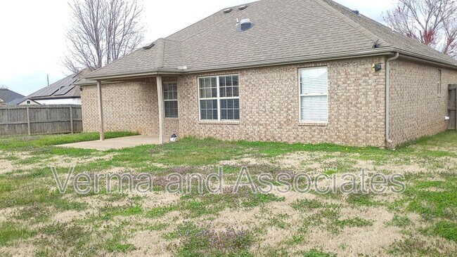 Building Photo - 2703 SW Ledbury Cove