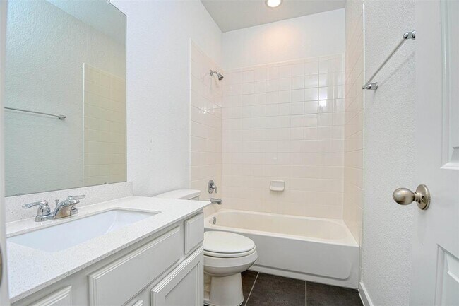 Building Photo - 17099 Crimson Crest Dr