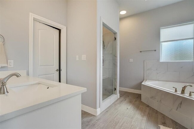 Building Photo - 121 Naalehu Ct