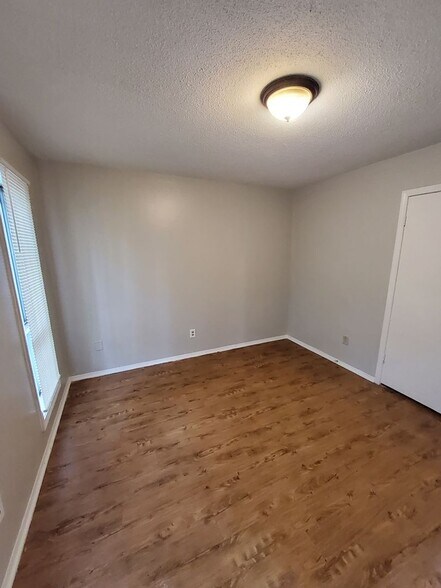 Building Photo - 591 Brockwood Ave