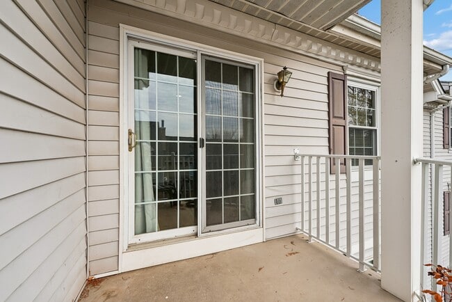 Building Photo - 495 Witney Ct