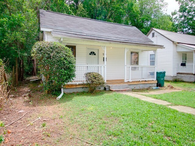 Building Photo - Spacious 1 Bedroom 1 Bath Home With Large ...