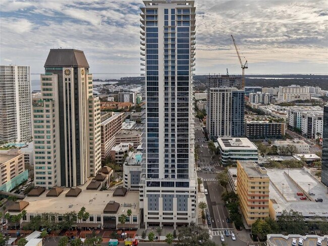 Building Photo - 275 1st Ave S