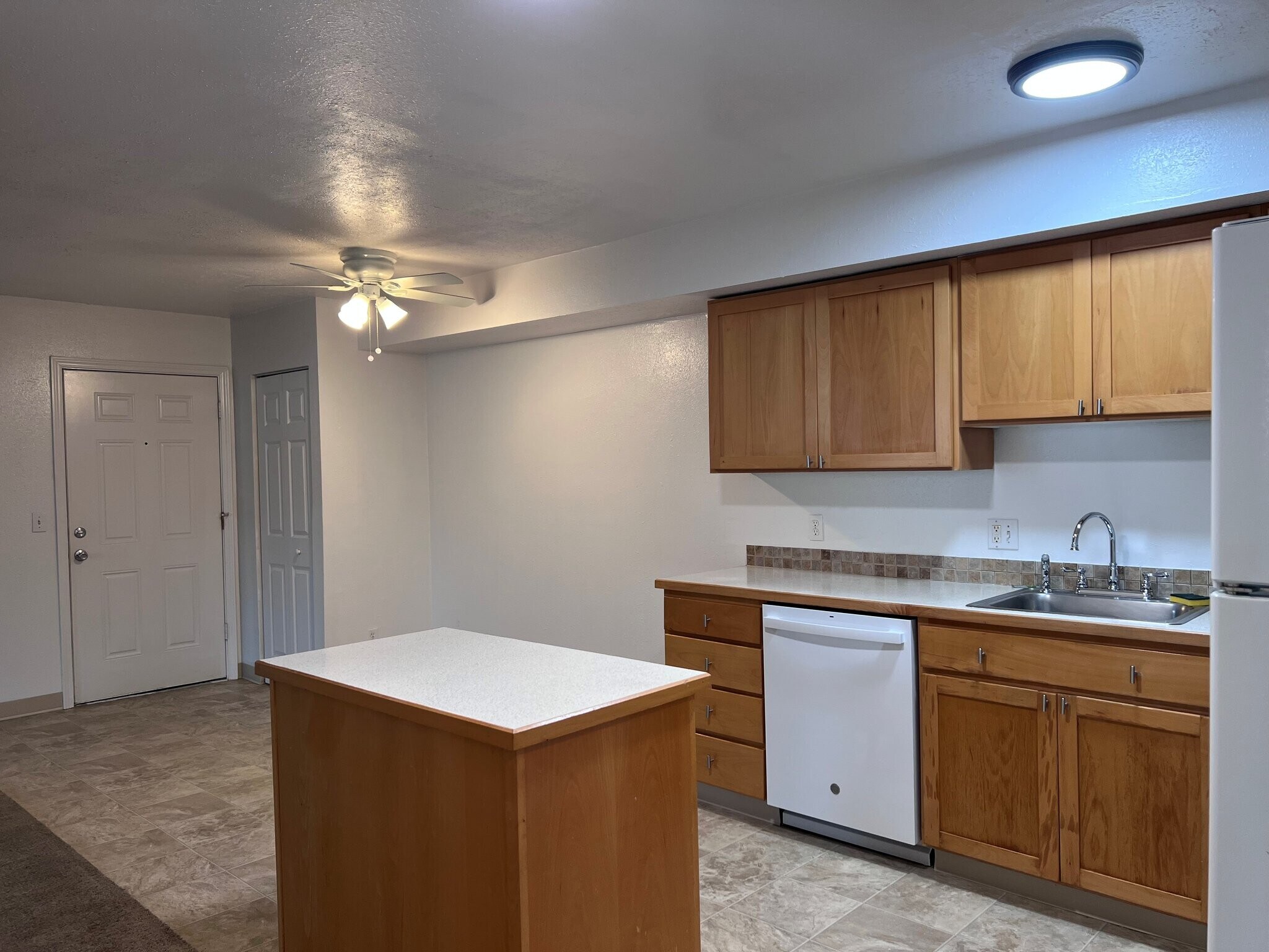 Building Photo - 17250 SW Heritage Ct