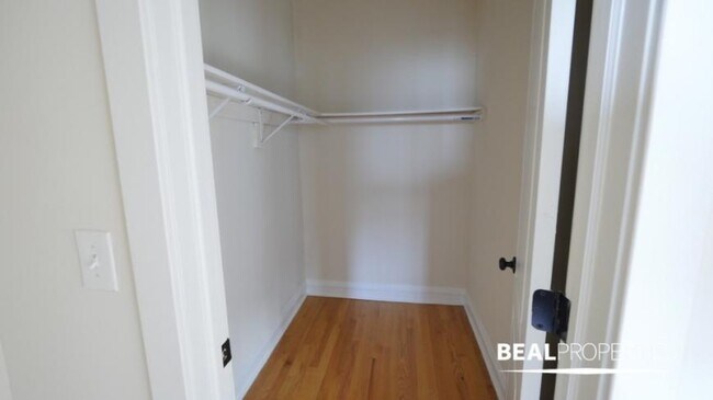 Building Photo - 0 bedroom in CHICAGO IL 60640