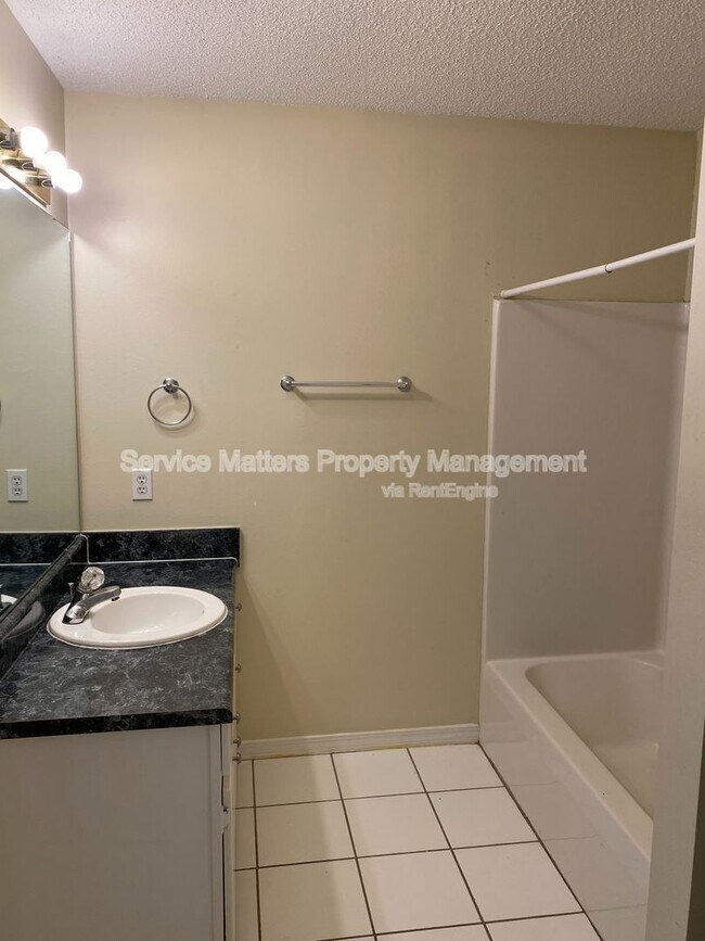 Building Photo - 6969 Weatherwood Dr