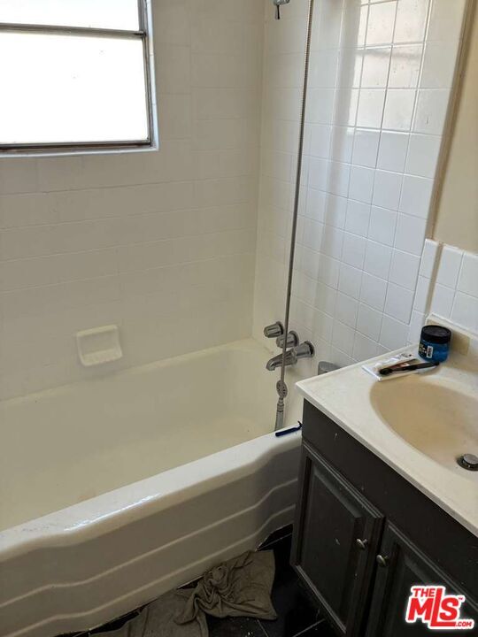 Building Photo - 359 N Alessandro St