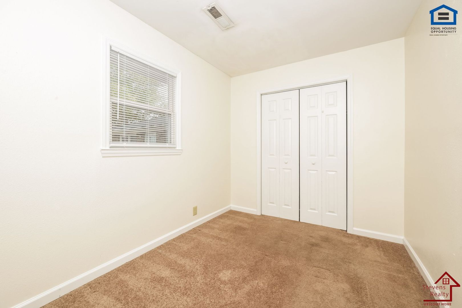 Building Photo - 702 Couch St