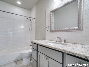 Building Photo - 1019 W Rosewood Ave